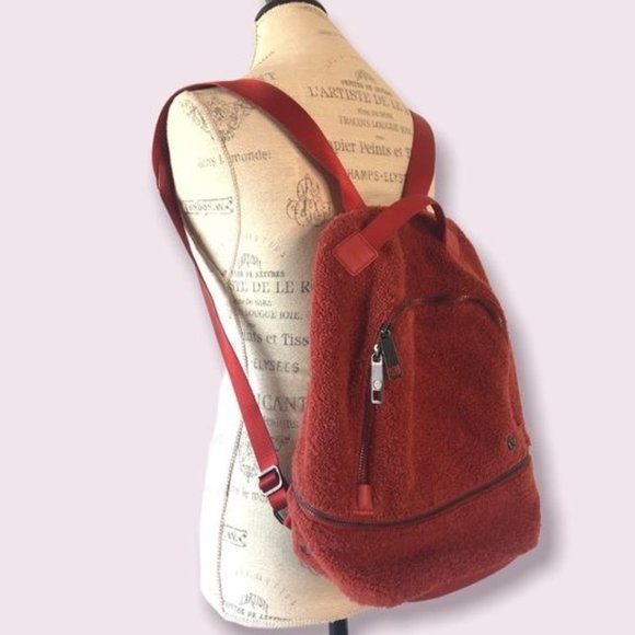 Lululemon City Adventurer Backpack, Sherpa Fleece 10L, Heathered Magma - Picture 4 of 5